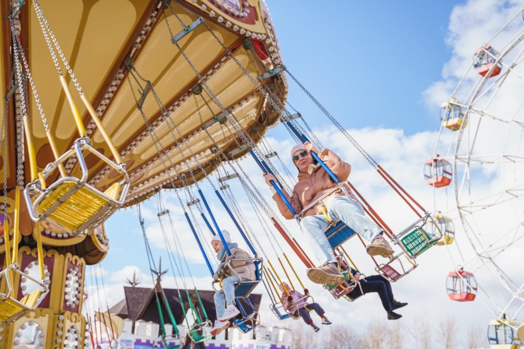 what amusement parks can learn from other high-risk industries about employee screening